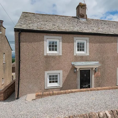 4 Bed In Sz321 Holiday home Hackthorpe